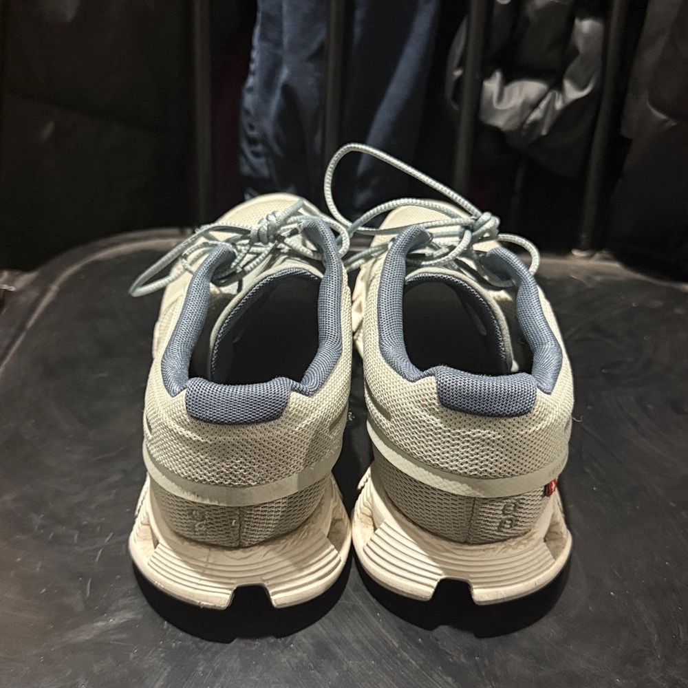 On Cloud 5 - image 6